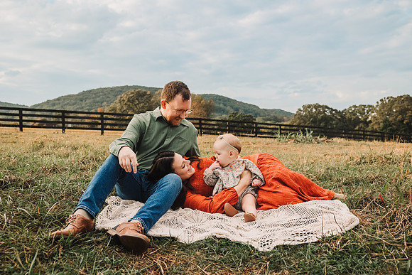 bloomingdale family 2025 by monica carlson photography