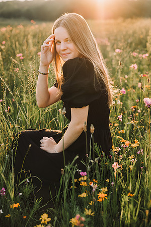 smith senior wildflowers 2025 by monica carlson photography