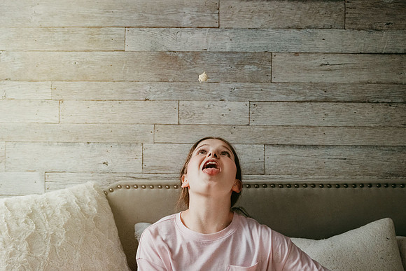 popcorn toss by monica carlson photography