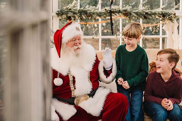 hillen santa 2025 by monica carlson photography