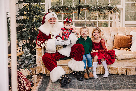 settambrino family santa 2025 by monica carlson photography