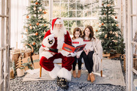 santa greenhouse day one 2024 family by monica carlson photograp