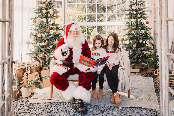 santa greenhouse day one 2024 family by monica carlson photograp