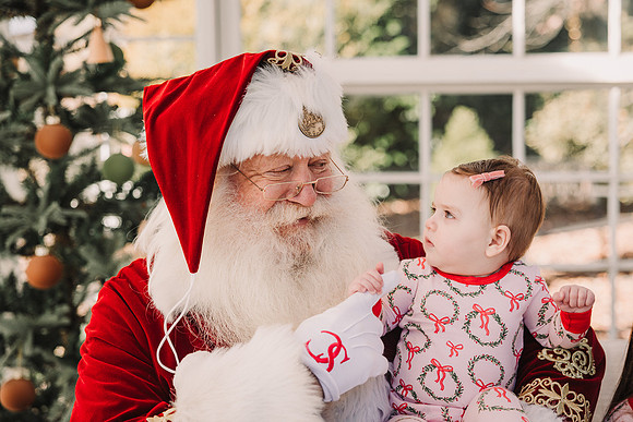 santa greenhouse day one 2024 family by monica carlson photograp