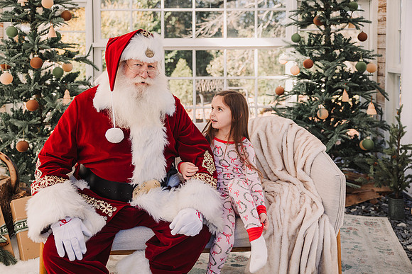 santa greenhouse day one 2024 family by monica carlson photograp