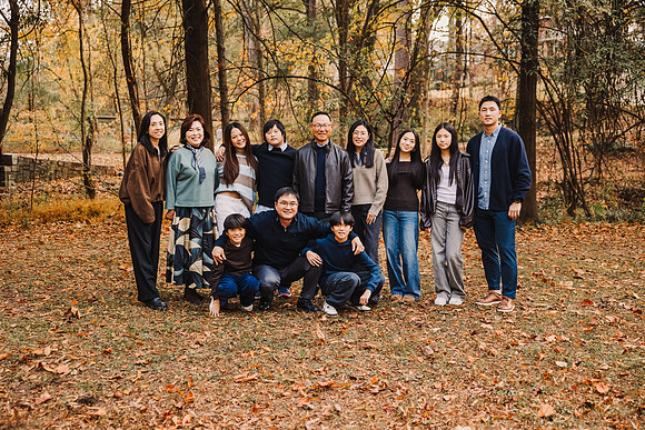 kim extended  family fall 2025 by monica carlson photography