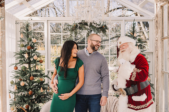 santa greenhouse day one 2024 family by monica carlson photograp