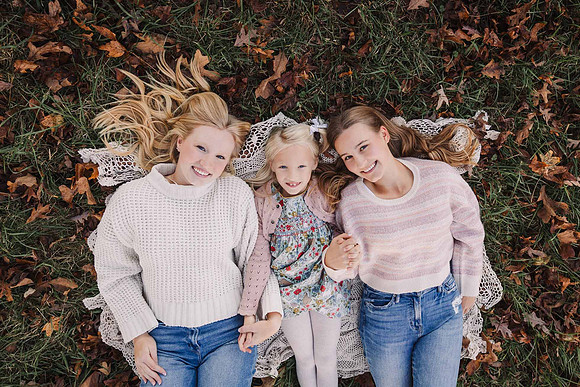 veil family 2024 by monica carlson photography