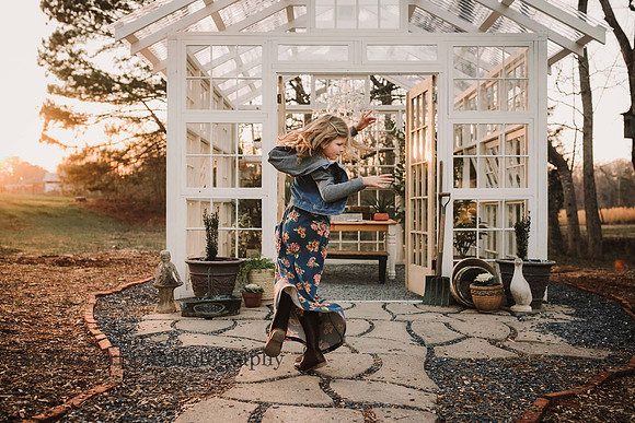 little girl spinning at Prospect Farms