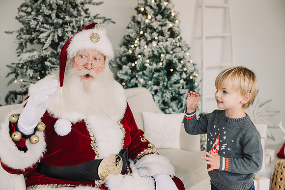 hill family with Santa by monica carlson photography