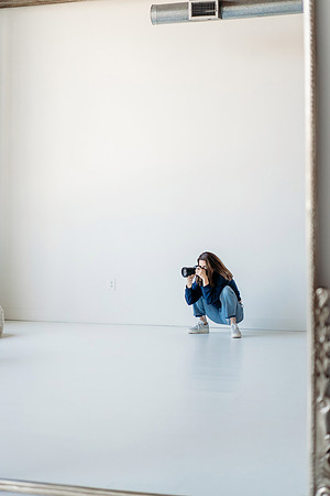 Behind the scenes at a photo session with monica carlson photography
