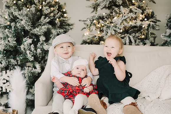 sewll family with Santa by monica carlson photography