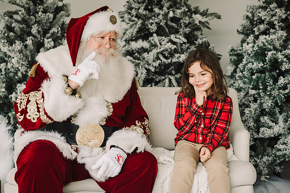 jennings family with Santa by monica carlson photography
