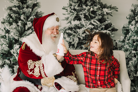 jennings family with Santa by monica carlson photography