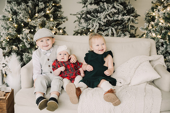 sewll family with Santa by monica carlson photography